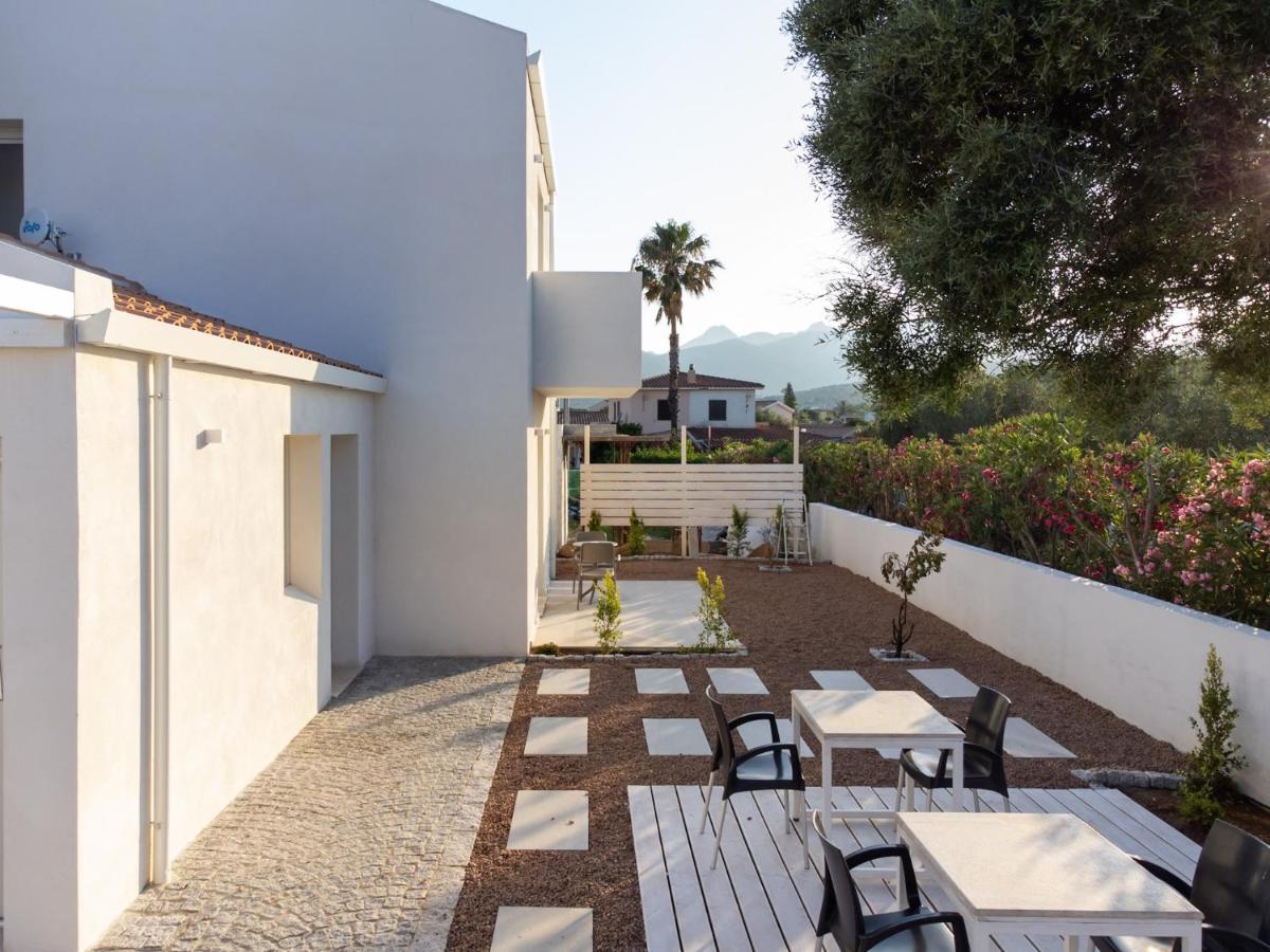 Villa Est San Teodoro  Exteriér fotografie