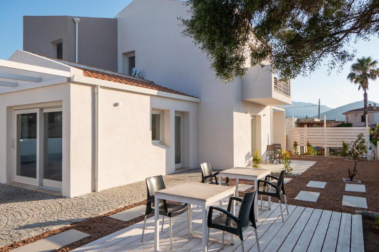 Villa Est San Teodoro  Exteriér fotografie