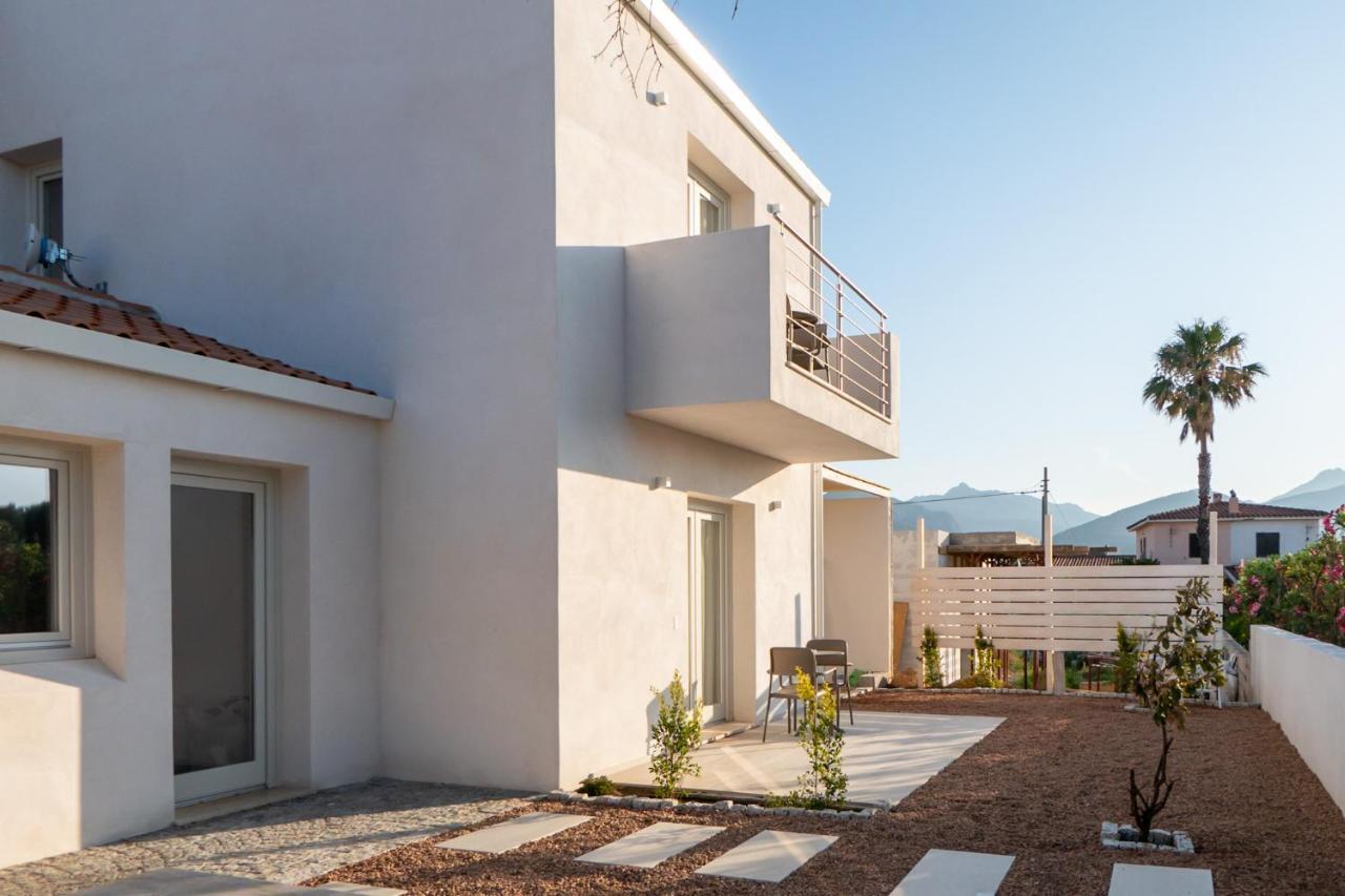 Villa Est San Teodoro  Exteriér fotografie