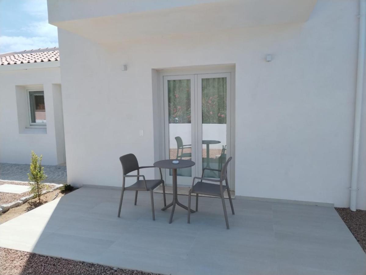 Villa Est San Teodoro  Exteriér fotografie